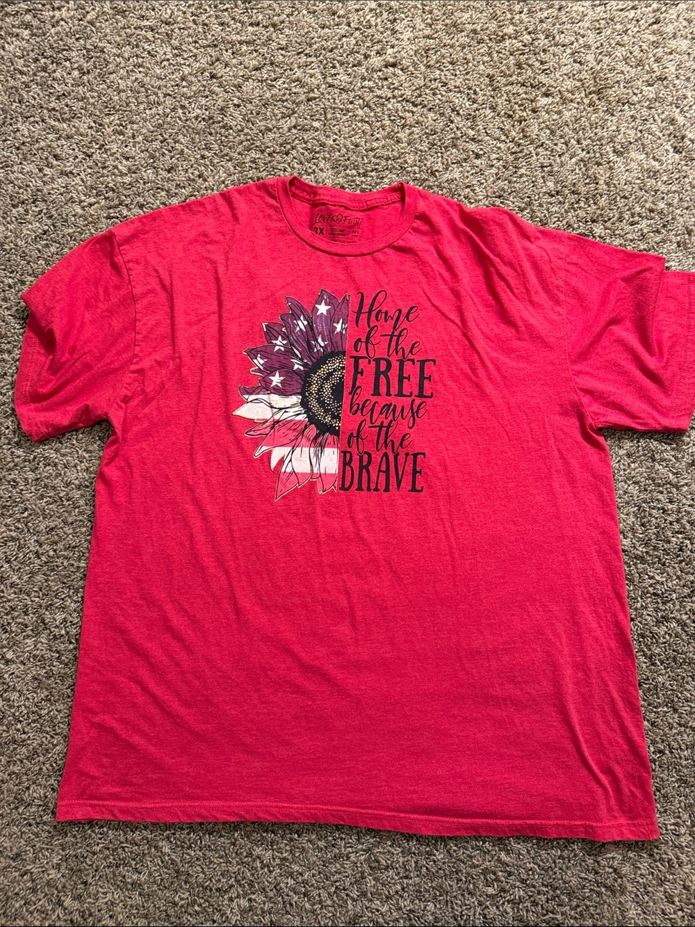 Women’s Red Short Sleeve Graphic Tee with Patriotic Sunflower